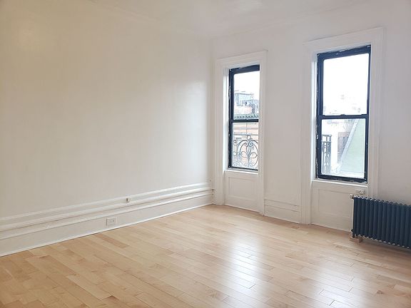 3rd image of 201 W 107th St APT 9