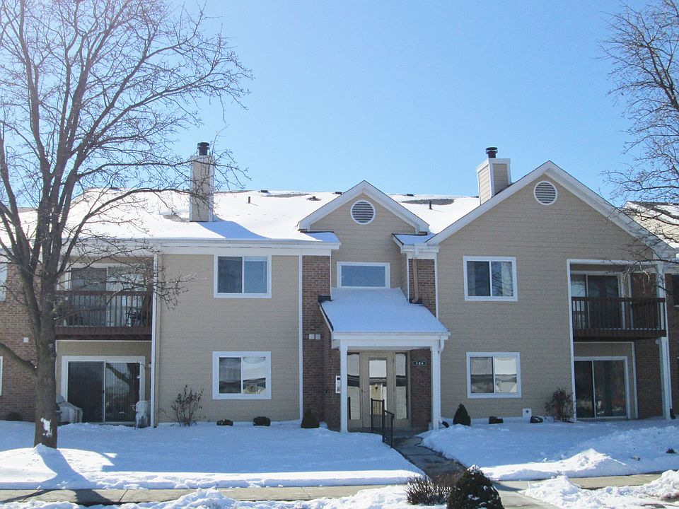 1st image of 124 Mallard Glen Dr APT 6