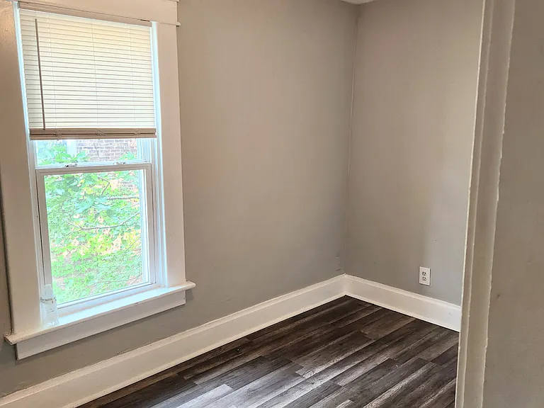 1455 E Mound St — Photo 13
