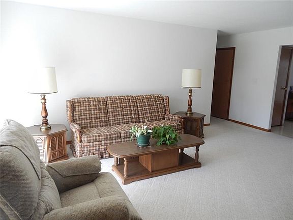 5th image of 311 Beechgrove Dr