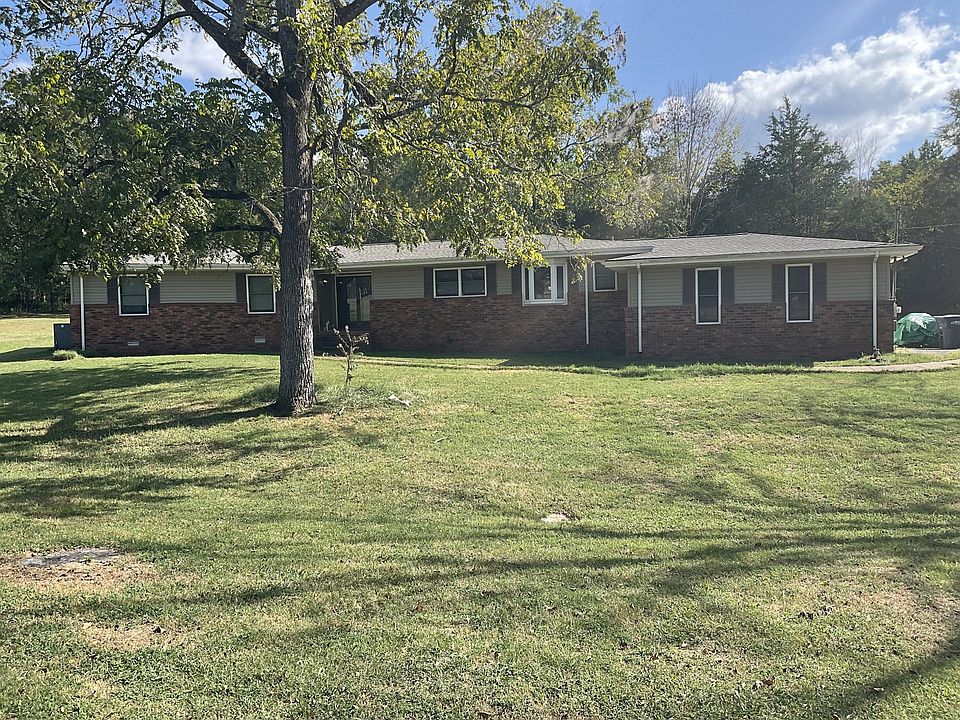 2nd image of 135 Karen Dr