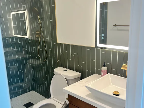 2762 Ridge View Dr #B, San Diego, CA 92105