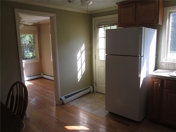 4th image of 115 Hopkins Ave