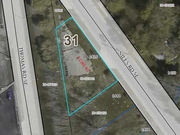 1426 Niles Rd SE, Warren, OH 44484