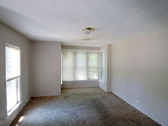 4th image of 1022 Woodlawn Ave
