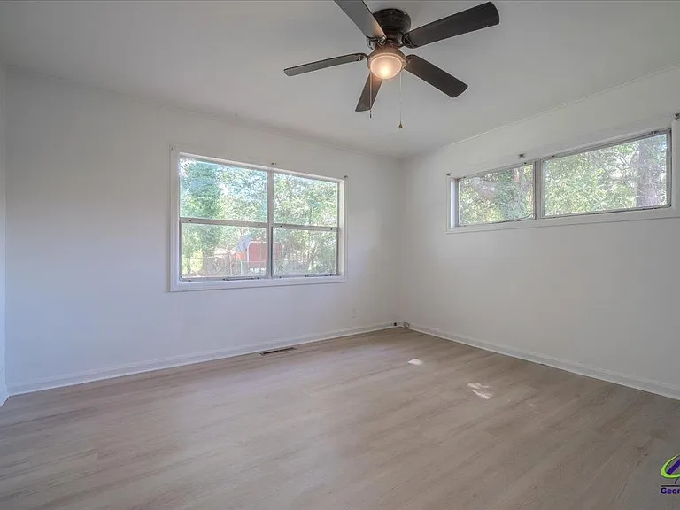 410 Hardeman Ave — Photo 6