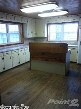 5th image of 611 Polk St N