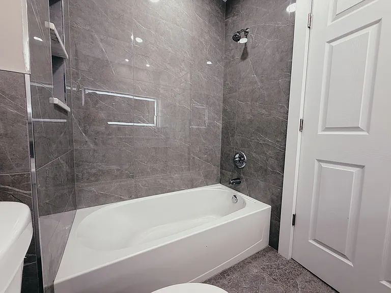 2720 W Thompson St #F — Photo 5