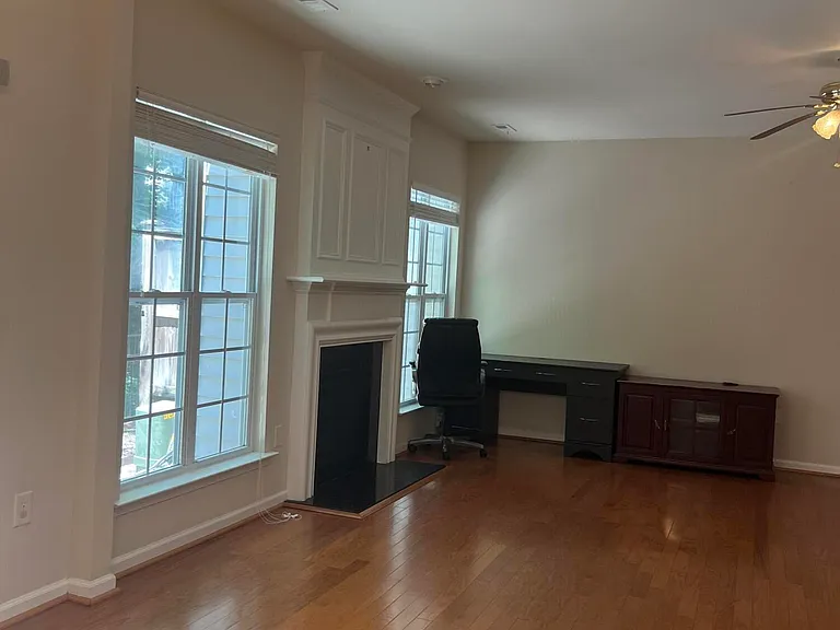 308 Dyersville Dr — Photo 29