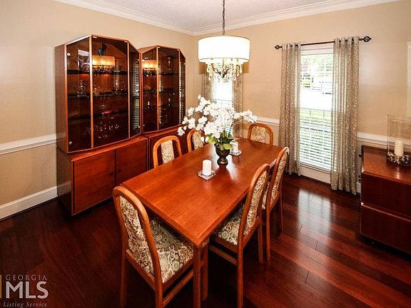 3rd image of 1820 Pennistone Way