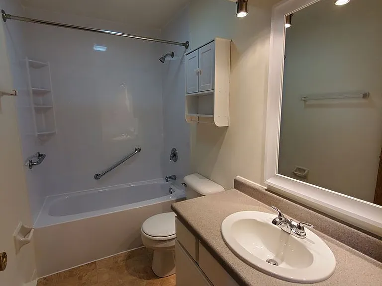 1371 Sunnyridge Rd — Photo 4