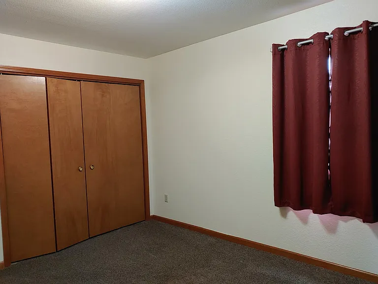 933 Partridge Ln #933 — Photo 4