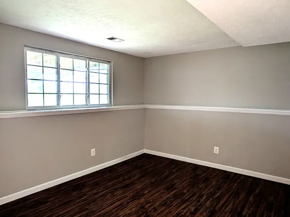9404 Wrought Iron Ct, Fairfax, VA 22032