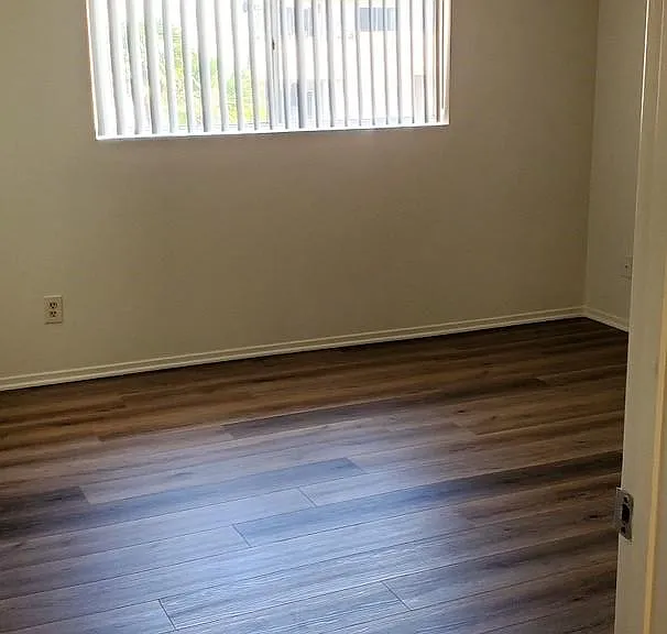 4916 Rosewood Ave — Photo 9
