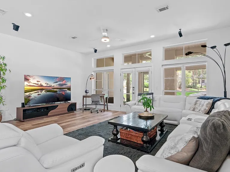24 Captiva Cir — Photo 4