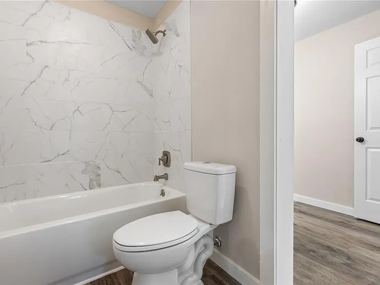 920 Johnston St — Photo 10