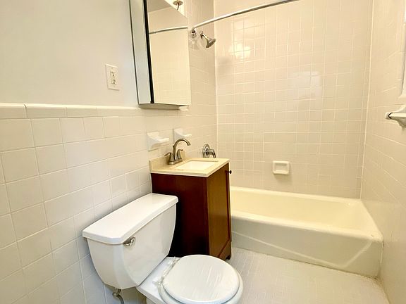 5th image of 433 E 83rd St APT 5B