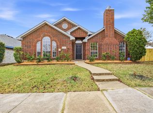 1050 Kim Ln, Mesquite, TX 75149