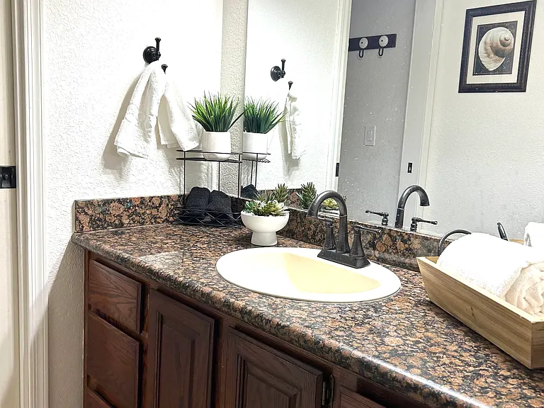 2887 Country Club Plz — Photo 30