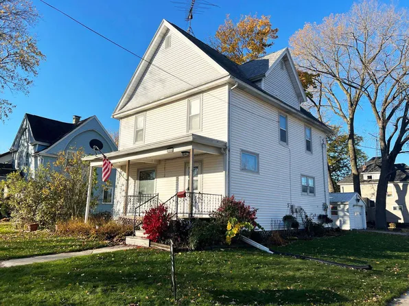 421 Williams St, Randolph, WI 53956