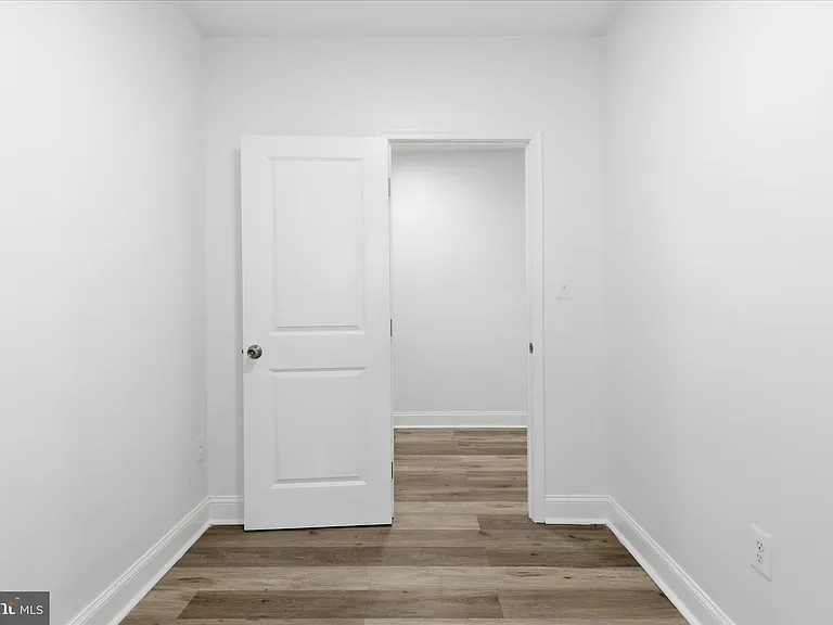 221 20th St NE #3 — Photo 5