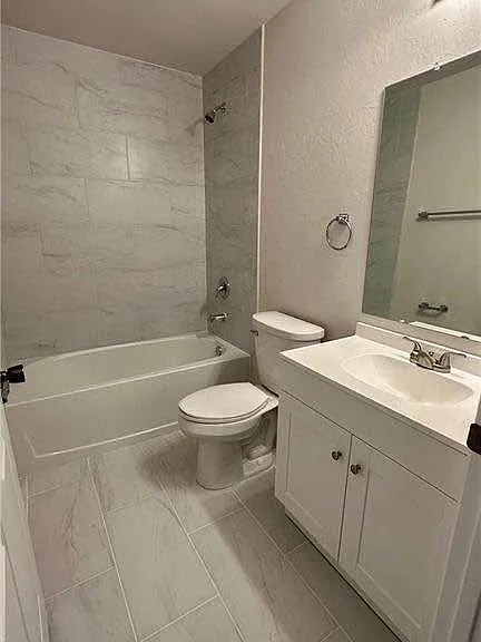 3310 SW 17th Pl #3310 — Photo 13