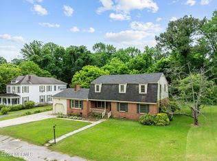 206 W Gray St, Windsor, NC 27983