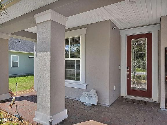 4th image of 302 ASPEN LEAF Drive