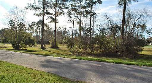2nd image of 135 Bayou Cir