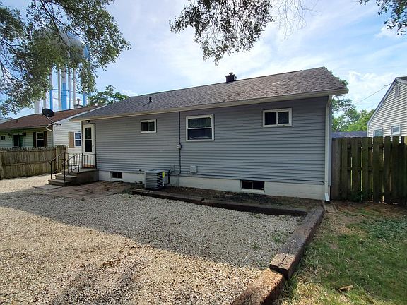 4th image of 168 Woodlawn Ave N