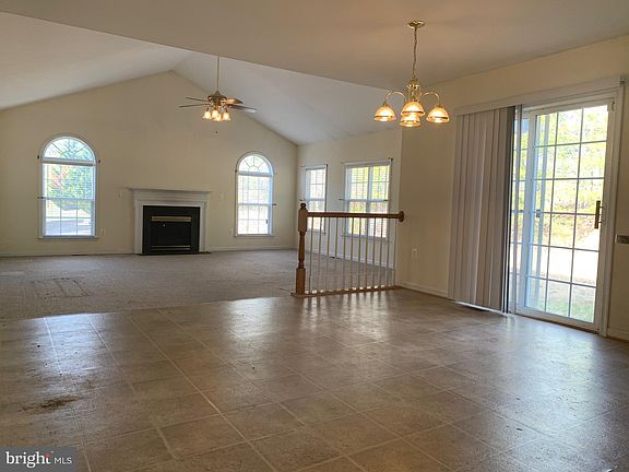 3rd image of 3601 Carolina Ct