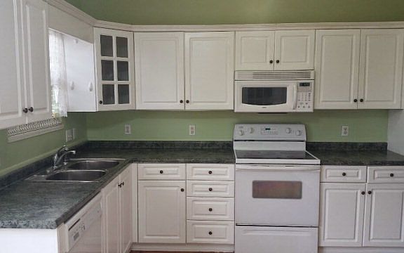 3rd image of 444 Hillary Ct
