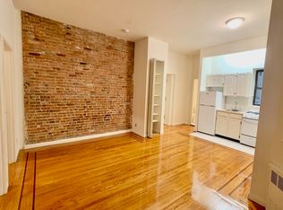 437 W 44th St #1RW, New York, NY 10036