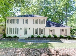 3901 Glenraven Ct NE, Roswell, GA 30075