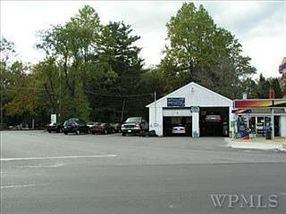 2nd image of 390 Smith Ridge Rd