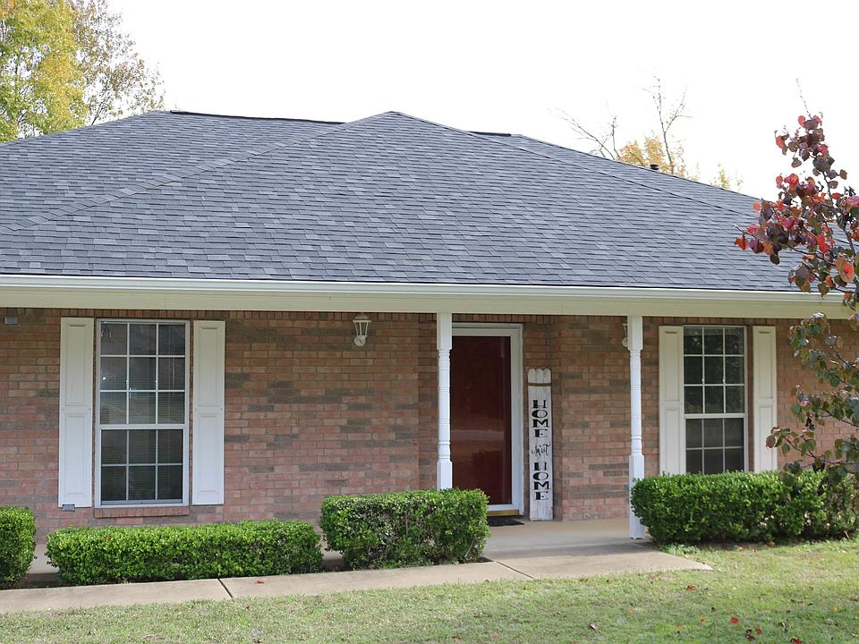 1st image of 902 Karen Dr