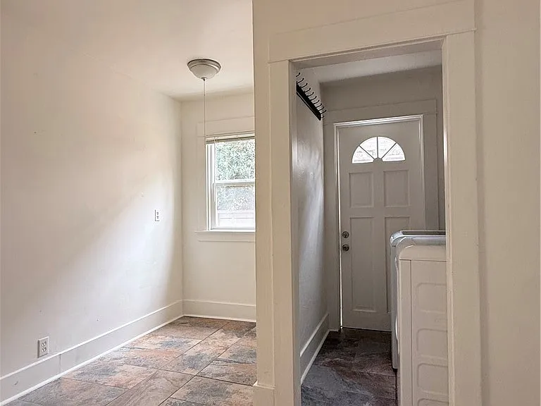 206 S Guadalupe Ave #A — Photo 4