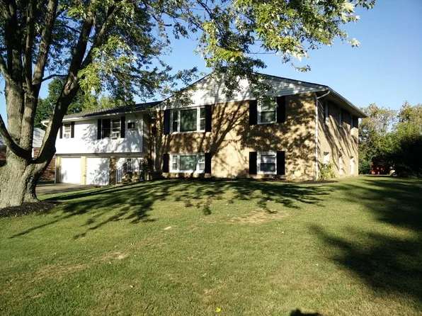 1268 Fairlawn St, Louisville, OH 44641