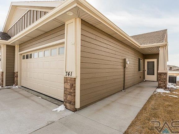 5th image of 741 E El Dorado Ct