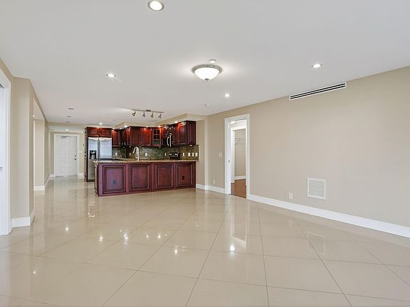 5th image of 3499 Oaks Way #909