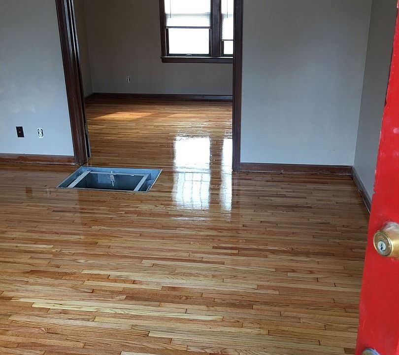 2nd image of 131 E 17th St N