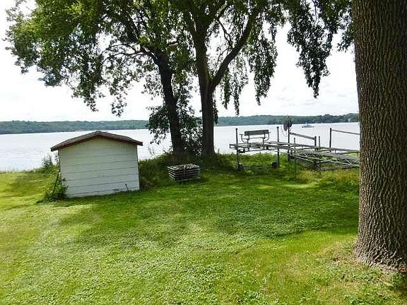 5th image of 3502 Lake Dr