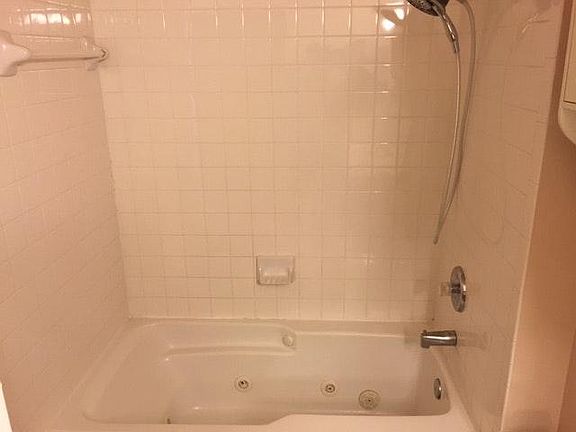 Master Bath - SPA TUB