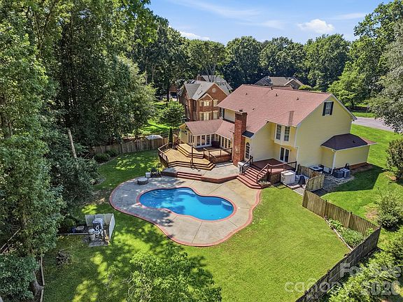 4th image of 12816 Hidden Hills Ln