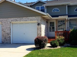 8213 Daniel Dr, Justice, IL 60458