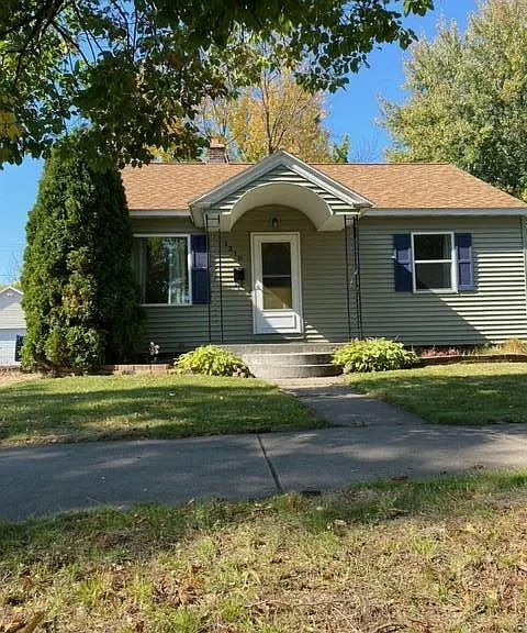 1210 S 11th Ave — Photo 1