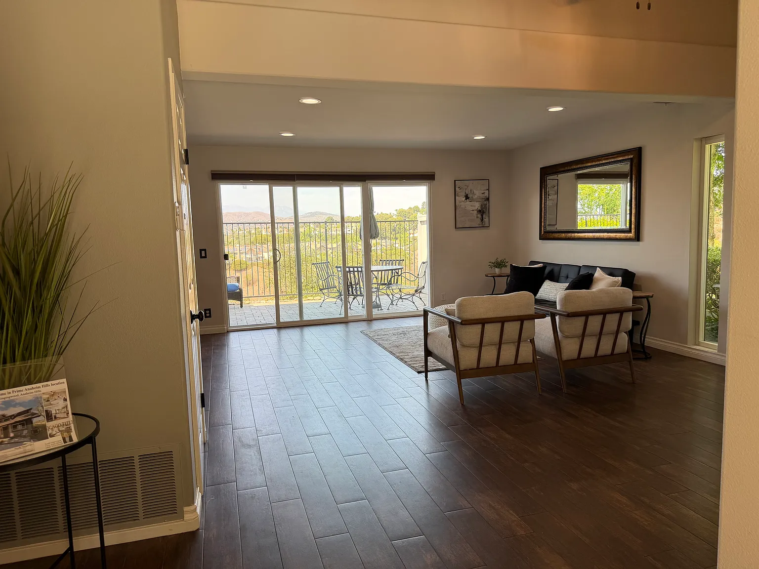 2 bed, 2.5 bath, 1449 sqft, $3,600 — Photo 3