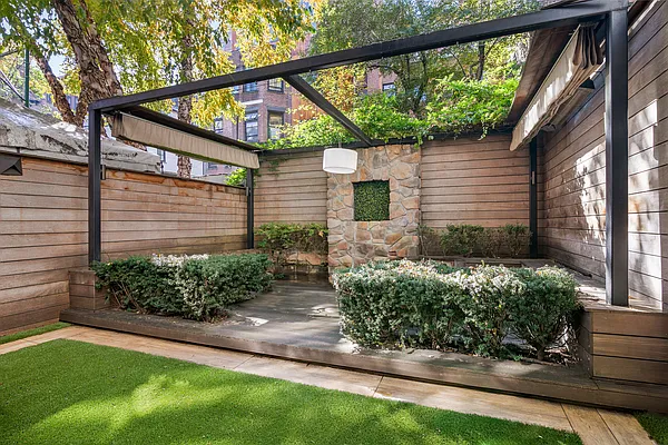 Sold by Compass | media 8