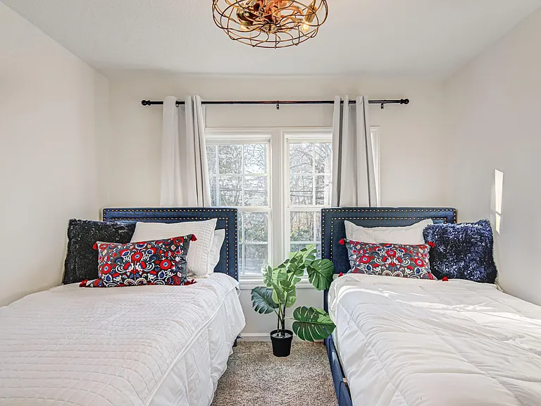 306 W Lexington Ave — Photo 13