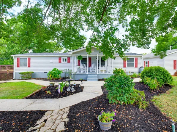 462 Forest Dr, Cross Hill, SC 29332